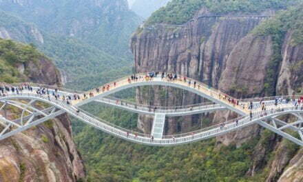 It’s Been Called “The Scariest Bridge In The World” And The Photos Are Absolutely Terrifying