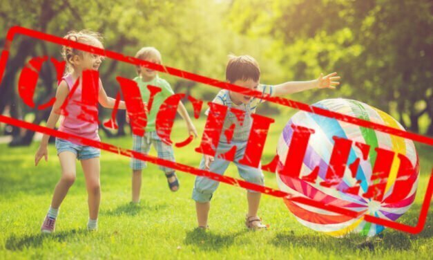 Social Worker Threatens Foster Care For Mom’s Kids If She Keeps Letting Them Play Outside