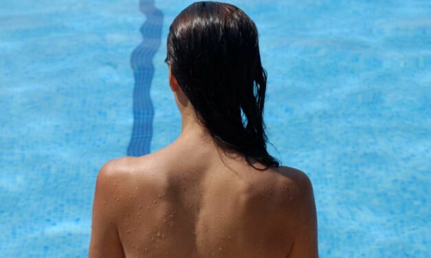 Women in Berlin allowed to go topless in swimming pools, says state government