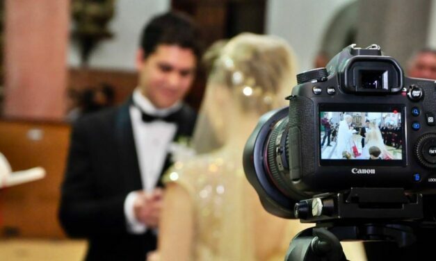 Couple horrified after getting wedding footage and hearing videographer rip into their guests