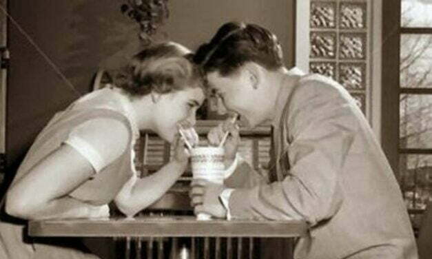 You’re Going To Want To Read These Tips On How To Kiss A Girl From 1911