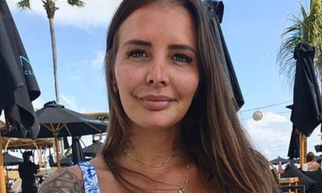 Woman Born With Two Vaginas Uses One For Porn But Saves The Other For Her Husband