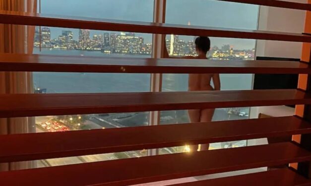 After They Saw Her Walking Through Her House Stark Naked, The Neighbors All Had To Write Her A…