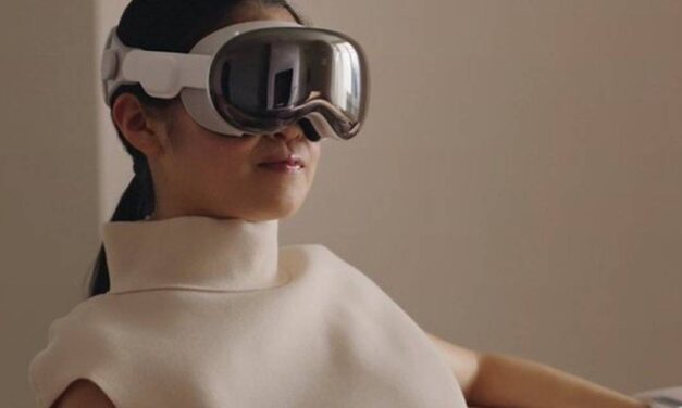 A closer look at Apple’s $3,499 Vision Pro headset