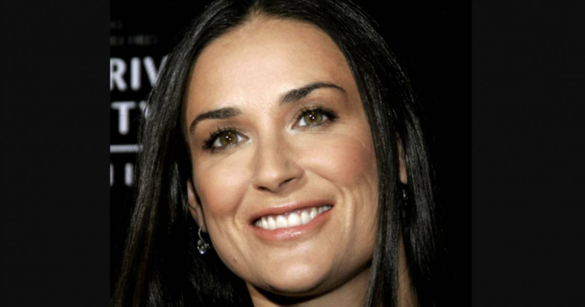 Demi Moore’s “Bizarre” Bathroom Photos Are Making Her Fans Go Crazy