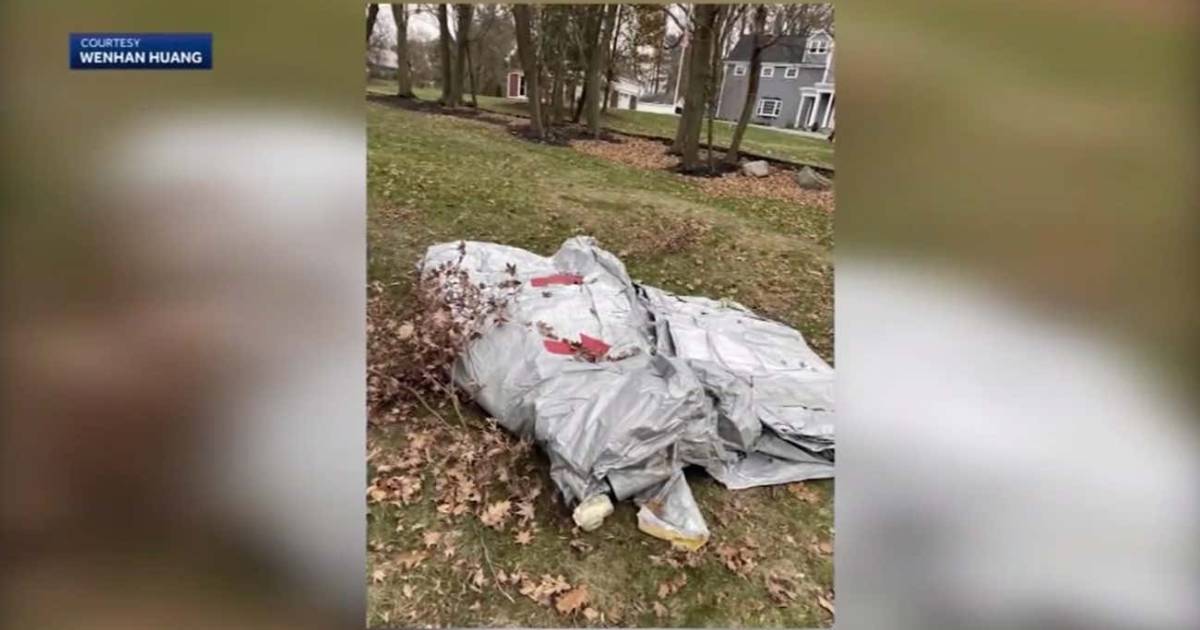 Evacuation Slide Mysteriously Falls Off of a Boeing Plane in Flight and Lands in Family’s Yard