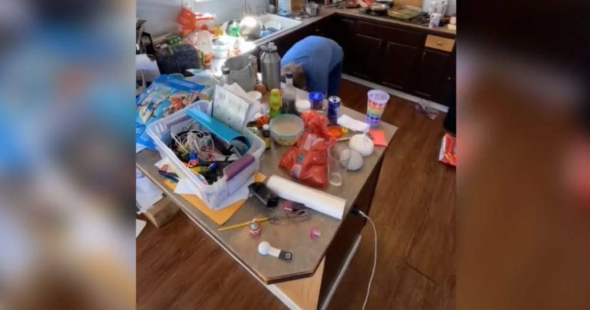 Mom Goes On “Cleaning Strike” To See How Long It Takes Her Husband To Start Picking Up