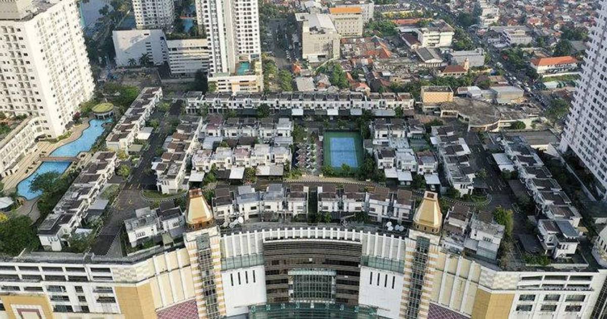 Jakarta’s Rooftop Suburb Is Built Atop a Giant Shopping Mall