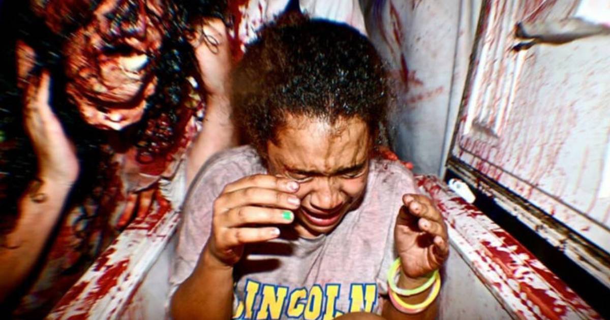 World’s Scariest Haunted House Will Pay You $20,000 If You Can Make It Through a Tour