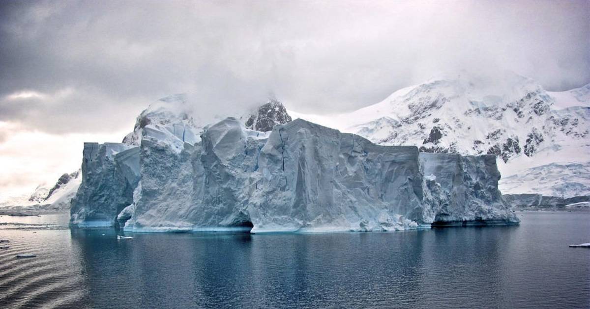 Emirati Businessman Wants to Tow Icebergs from Antarctica to the Arabian Gulf