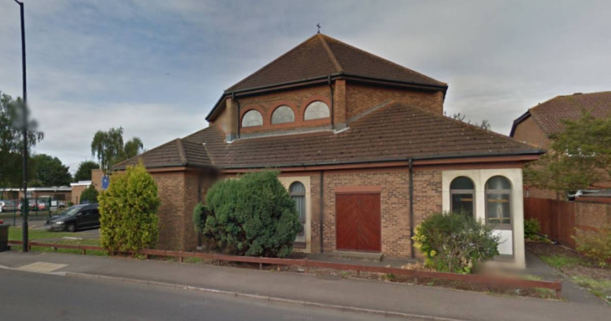 “Funeral Crasher” Has Been Been Attending Strangers’ Funerals at Her Church for 14 Years, to Eat Free Food