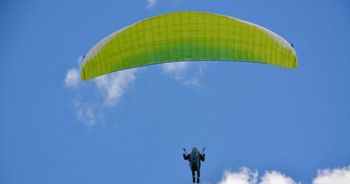 Paragliding “Troll” Has Allegedly Been Terrorizing English Town by Flying Low and Shouting Insults