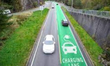 NEW STREET CHARGES ELECTRIC VEHICLES WHILE THEY DRIVE