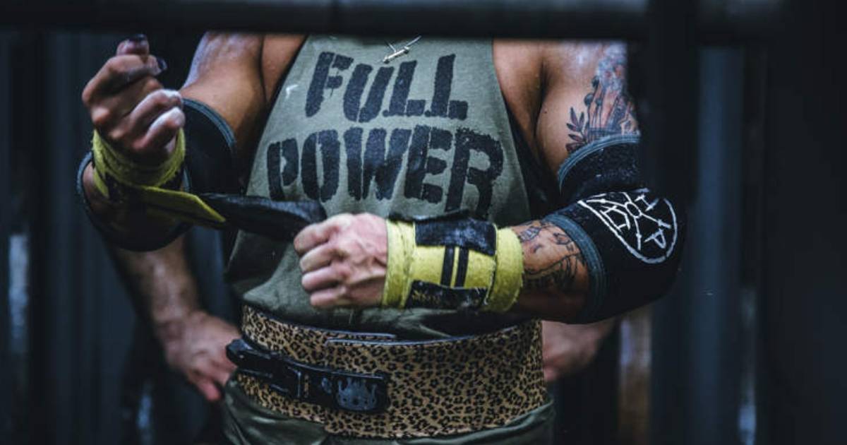 Bearded Man Enters Female Powerlifting Competition as a Woman, Sets New Record