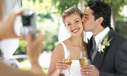 Bet on Your Marriage – Company Pays Couples $10,000 to Get Married, Charges Money Back with Interest if They Get Divorced