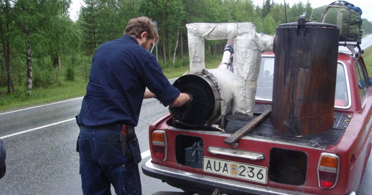 Ukrainian Drivers Are Converting Their Cars into Wood Burners to Save Money on Gas