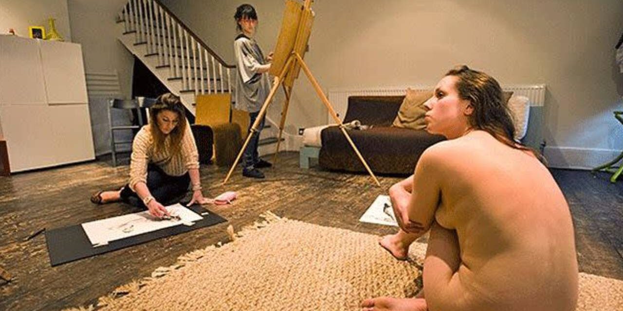 Mother of University Student Outraged That Her Daughter Must Perform Nude to Pass Art Class Exam