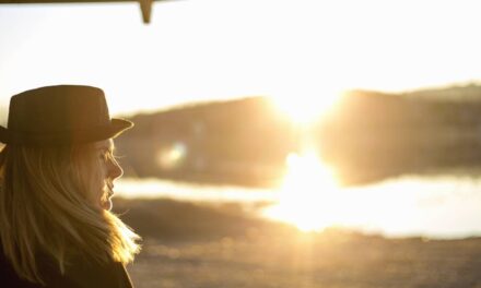 Women in Hong Kong Are Trying to Lose Weight by Staring at the Sun