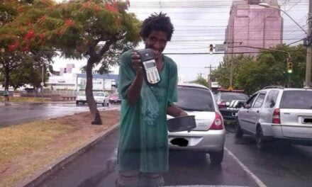 Professional Beggar Takes Credit Card Donations, Makes a Killing