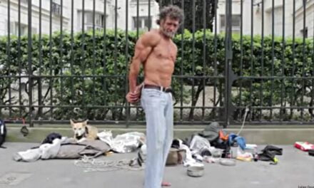 Homeless Bodybuilder Uses the Streets of Paris as His Gym