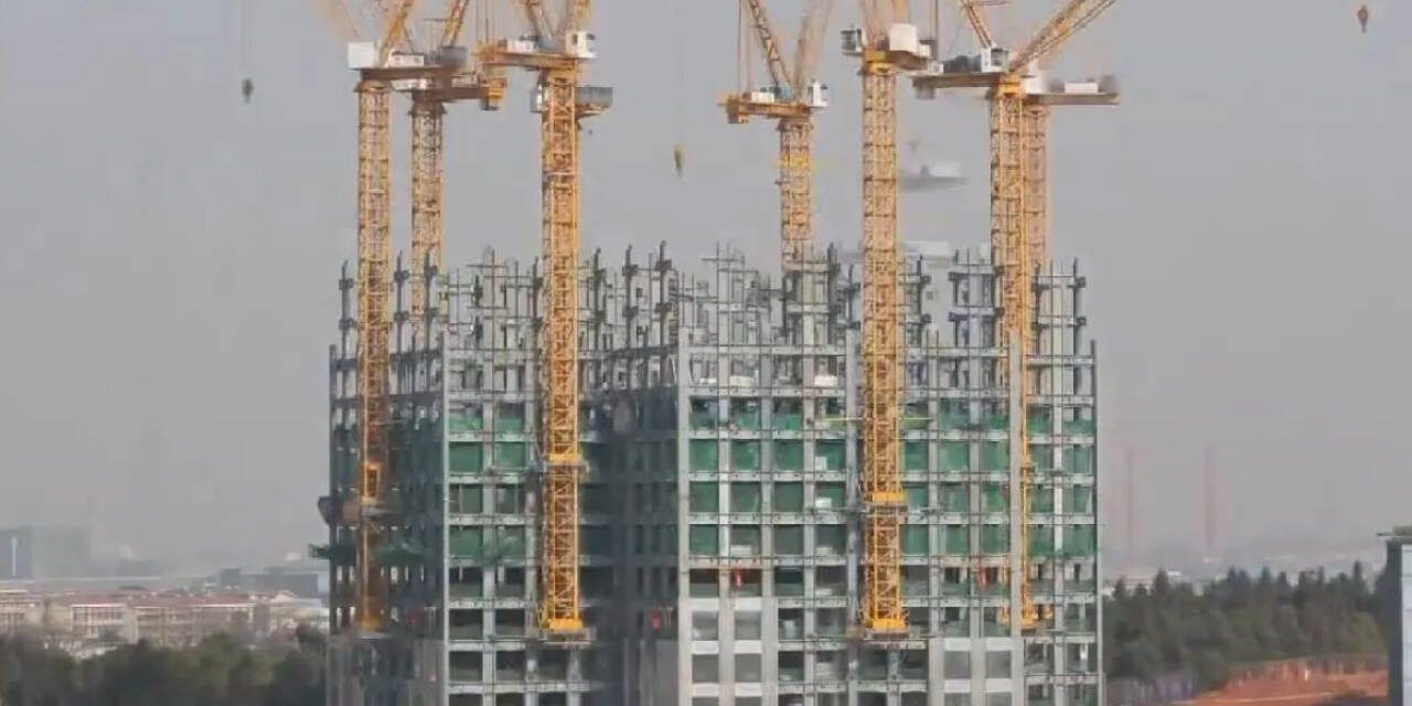 Chinese Company Builds 57-Storey Skyscraper in Record 19 Days