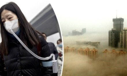 You Know China’s Smog Issue Is Serious When People Line Up to Sample Free Bags of Fresh Air