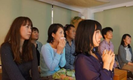 Japanese Attend Crying Seminars to Improve Physical and Mental Health