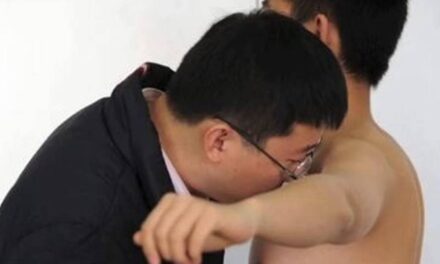 Chinese Airline Judges Pilot Candidates by Armpit Odor