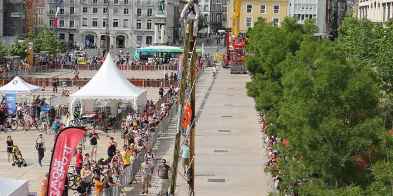 The World’s Tallest Rideable Bicycle Is Over 25 Feet Tall