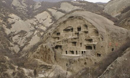 21st-Century Cavemen – 30 Million Chinese Live in Caves