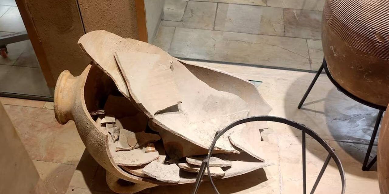 4-year-old boy accidentally smashes 3,500-year-old Bronze Age jar at museum