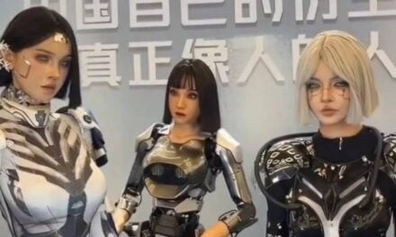 Attractive “Humanoid Robots” Go Viral at Chinese Robot Conference