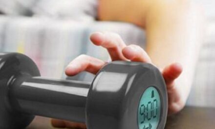 Shape Up Dumbbell Alarm Clock Won’t Shut Off Until You Do 30 Curls