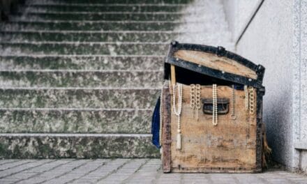 Crypto Investor Buries Treasure Chests Worth Millions, Challenges Anyone to Find Them