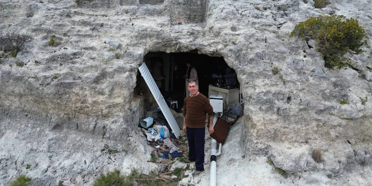 Man Traumatized by Earthquakes Has Been Living in a Cave for 2 Years