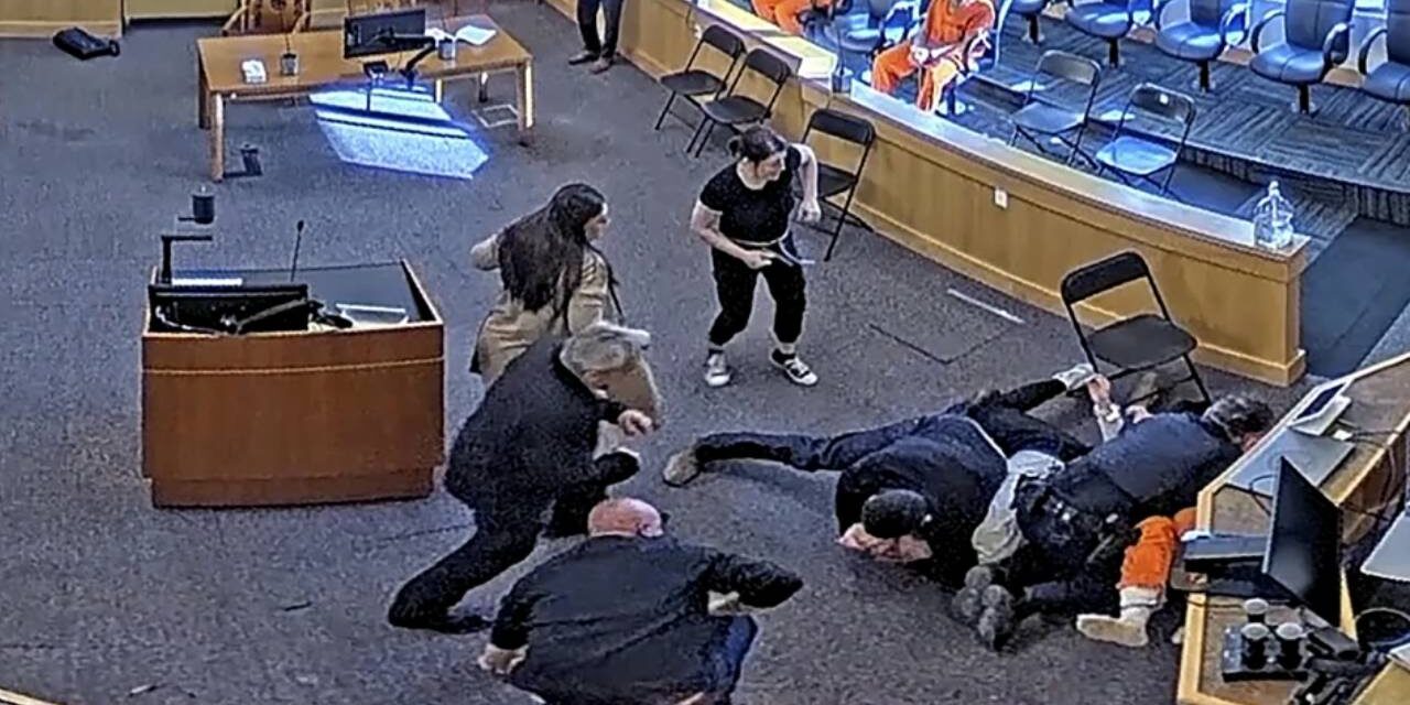 New Mexico courtroom devolves into brawl as 3 people rush defendant in homicide case