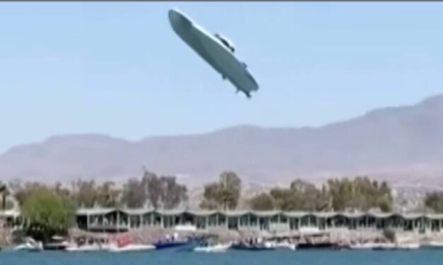 Speedboat Flips Midair At 200 Mph And Still Wins Race On Arizona Lake