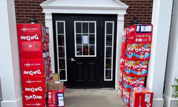 Boy orders 70,000 lollipops to his home using mom’s phone: ‘About fainted’
