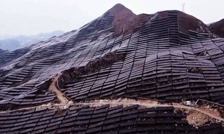 Wild Video Shows Entire Mountain Range in China Covered With Solar Panels