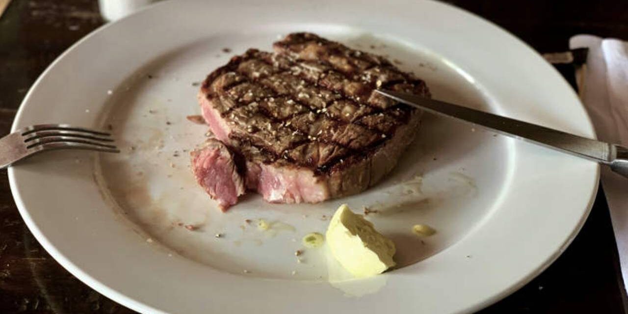 Millionaire Family Awarded $100,000 After Being Falsely Acused of Leaving Restaurant Without Paying