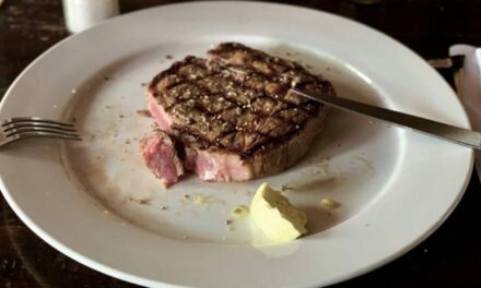 Millionaire Family Awarded $100,000 After Being Falsely Acused of Leaving Restaurant Without Paying