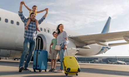 Mom pulls off sneaky airline seat hack that has other travelers in disbelief