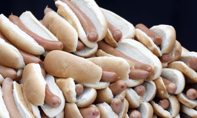 Hot dog spill closes Pennsylvania interstate