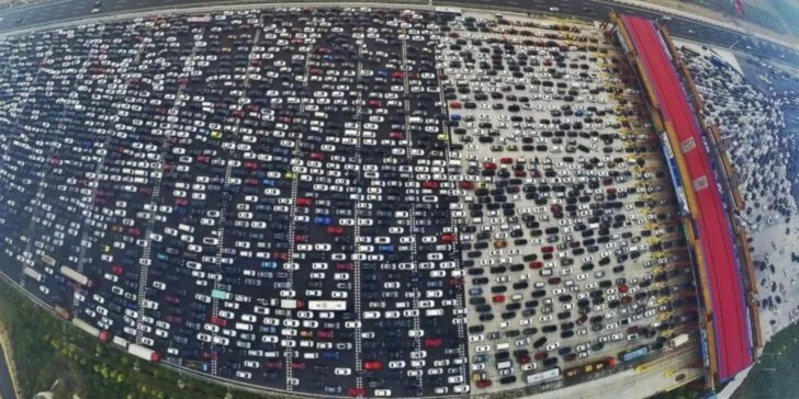 The World’s Longest Traffic Jam Lasted 12 Days, Stretched for 100 Km