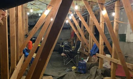 Man arrested for allegedly living in crawl space of Oregon housing complex
