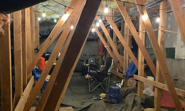 Man arrested for allegedly living in crawl space of Oregon housing complex