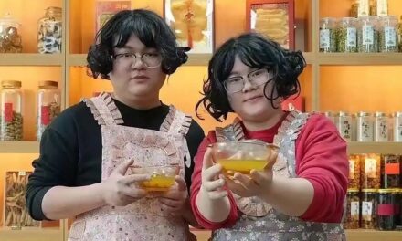 Husband and Wife Look so Similar They Often Get Mistaken for Identical Twins