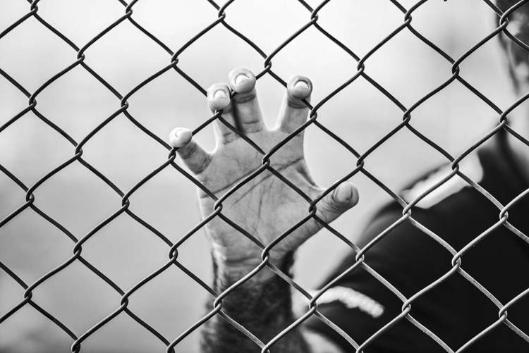 Old Man Robs Supermarket to Get into Prison and Help His Inmate Grandson