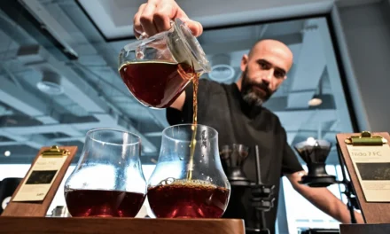 Cafe in Dubai offers the world’s most expensive coffee at $980 a cup: “It’s like honey”