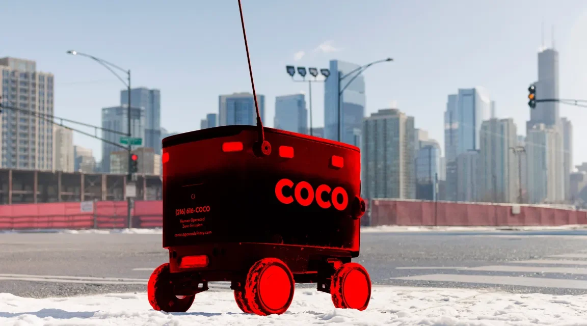 Residents Rage Against Fleet of Delivery Robots Taking Over Chicago